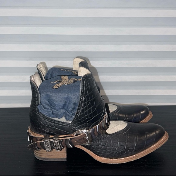 FREEBIRD Black Blade Ankle Bootie - Picture 6 of 9